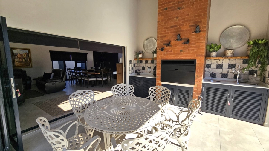 3 Bedroom Property for Sale in Meerhof North West